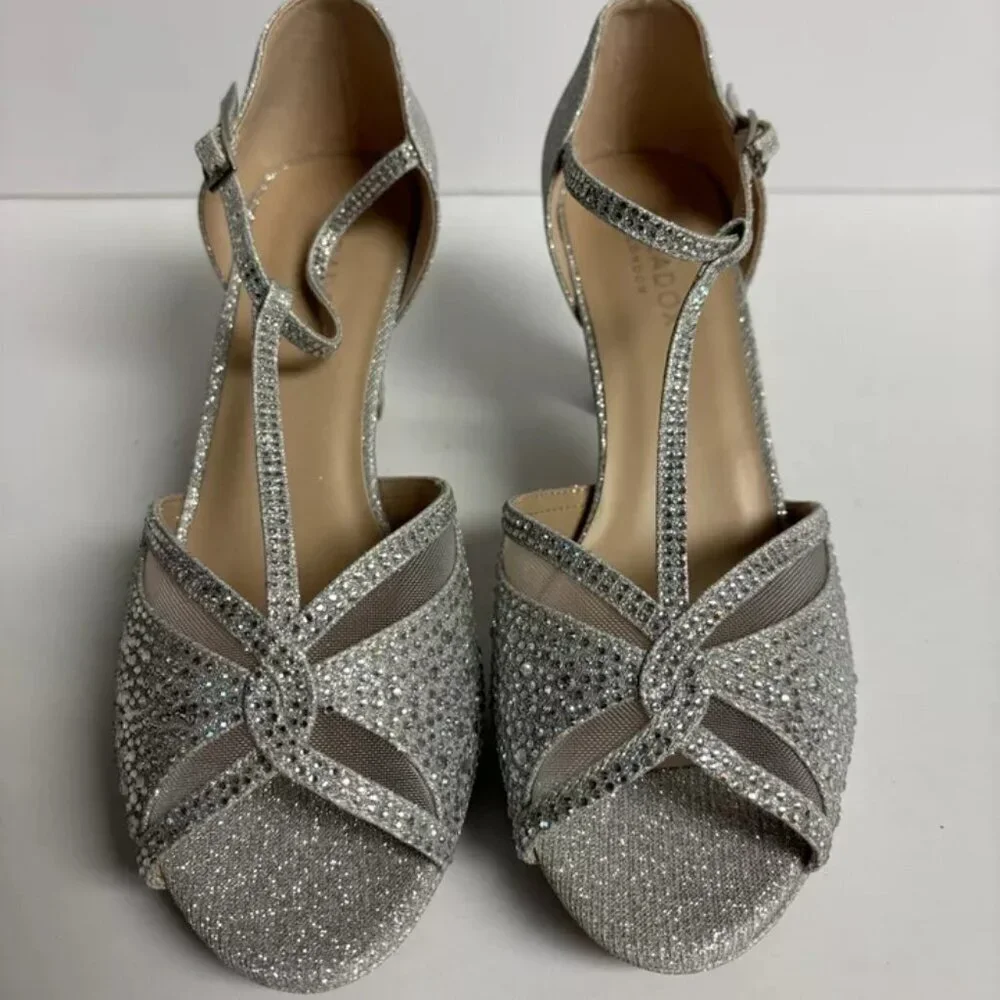 Paradox London Women’s Nora, Silver Glitter Pumps, Size 7.5 M